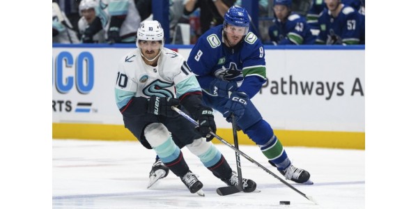 Le Seattle Kraken signe son tout premier contrat de sept ans avec un joueur Le Seattle Kraken signe son tout premier contrat de sept ans avec un joueur
